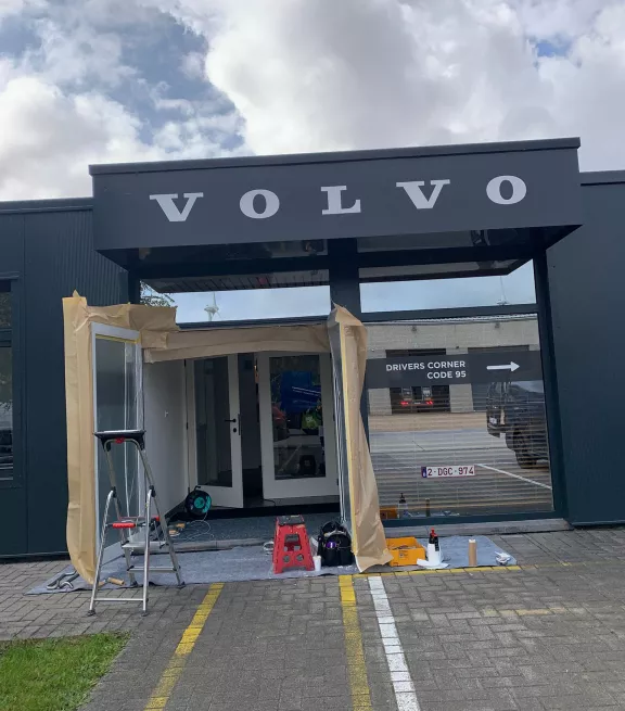 Opnieuw lakken van de buitenkant - inkom