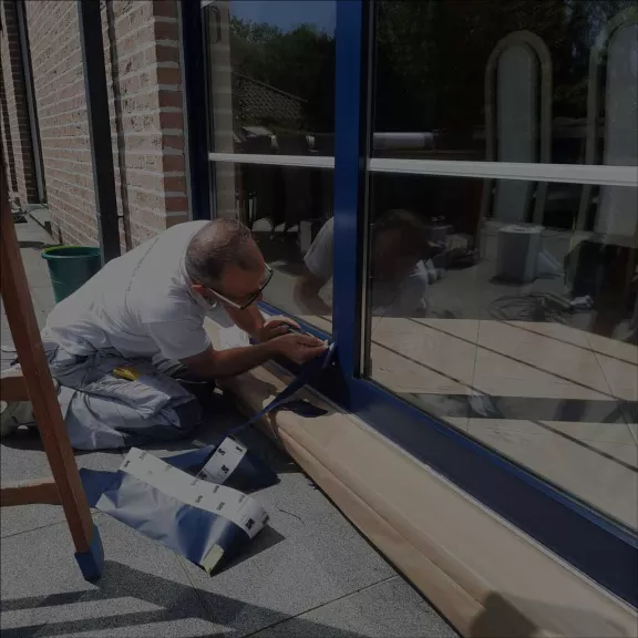 Folieherstel aan PVC-raam